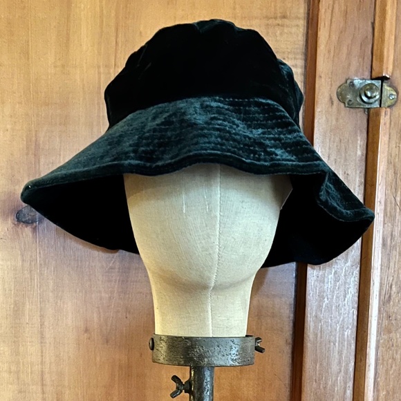 Velvet Bucket Hat main image 4